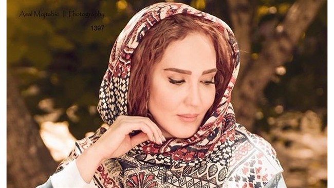 محمدرضا نجاتی»؛ متهم در پرونده خودکشی «زهره فکور‌صبور» بازیگر سینما و تلویزیون، حدود ۱۵ ماه است که در زندان تهران بزرگ به سر می‌برد. نجاتی مدعی است که «دو کیلو طلای مرحومه را از او کلاهبرداری نکرده و از سوی شخصی به نام «امین. ف» که در خارج از کشور علیه برخی بازیگران و افراد سرشناس افشاگری‌های نادرستی انجام می‌دهد، برایش پاپوش درست شده است.»