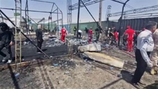 بر اثر آتش‌سوزی ظهر امروز شنبه، ۱۸ مرداد در یکی از موکب‌های میدان اربعین پایانه مرزی شهید سلیمانی مهران، یک نفر جان خود را از دست داد، سه نفر مصدوم و چند خودرو دچار خسارت شدند.