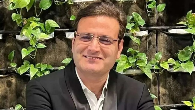جلسه رسیدگی به پرونده عبدالله مومنی در شعبه ۲۶ دادگاه انقلاب اسلامی تهران برگزار شد.