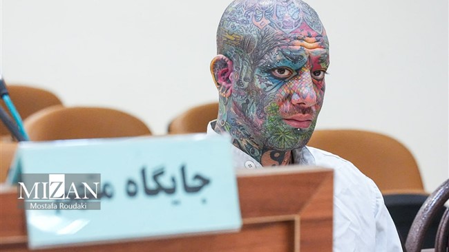 در پی انتشار شایعاتی مبنی بر عفو «امیر تتلو»، وکیل وی «عاطفه حاذق» اعلام کرد که هیچ اطلاعی در این زمینه ندارد. او گفت که اگر این خبر صحت داشت، تتلو حتماً وکلا را در جریان قرار می‌داد، اما این اتفاق نیفتاده است.