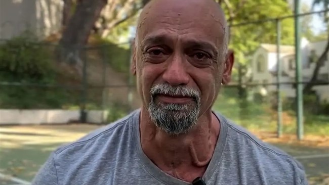 فرزند مشترک گوگوش و محمود قربانی در مصاحبه‌ای تازه درباره دوران کودکی‌اش گفت: «بازیکنان تیم تاج، حسن روشن و استاد ناصر حجازی می‌آمدند دم در هتل، دنبال من و من را به تمرین فوتبال می‌بردند؛ نمی‌گذاشتند هیچ‌وقت تنها باشم.»