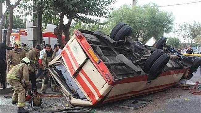 در حادثه انحراف از جاده و واژگونی مینی بوس محور میاندوآب - مهاباد، ۲۰ حادثه دیده و ۱۱ نفر مصدوم شدند.