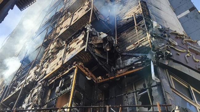 آتش‌سوزی بزرگی در ساختمان موسوم به «ساختمان سیمان» واقع در خیابان مطهری سبزوار رخ داد.