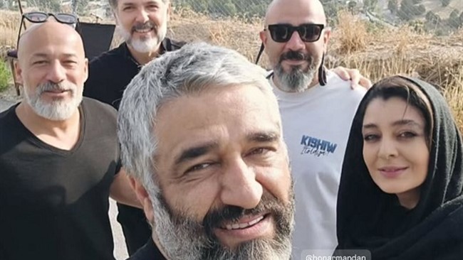 سلفی ساره بیات، پژمان جمشیدی، امیر آقایی و کوروش تهامی در پشت صحنه سریال جدید محکوم در شبکه‌های اجتماعی پربازدید شد.