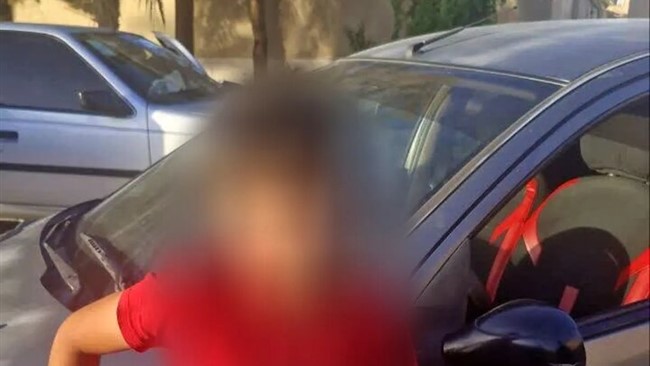 خودرو سواری پژو ۲۰۶ به رانندگی یک پسر بچه ۱۲ساله در شهرستان بافق توقیف شد.