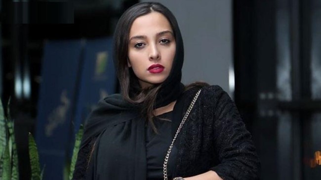 سارا منجزی‌پور و آناهیتا درگاهی، بازیگران سینما، در یک رویداد اجتماعی-هنری در کنار هم دیده شدند و تصاویر مشترک آن‌ها منتشر شد.