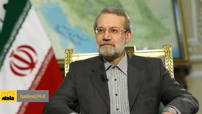عکس یادگاری خانم خبرنگار رسانه عراقی با علی لاریجانی در بیروت پربازدید شد.