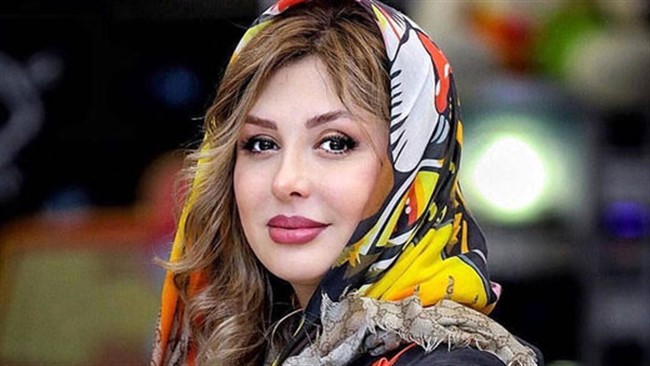نیوشا ضیغمی، بازیگر شناخته‌شده ایرانی، به تازگی در استوری اینستاگرام خود تصویری هنری را که در حین ترافیک گرفته است، به اشتراک گذاشت.