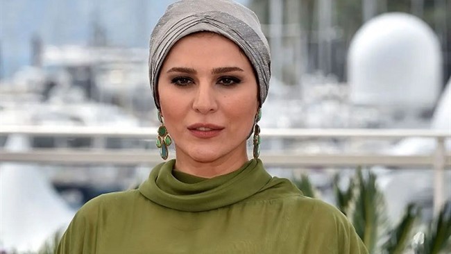 جدیدترین عکس منتشر شده از «سحر دولتشاهی» را با تیپ و استایلی شیک و کلاسیک مشاهده می‌کنید.