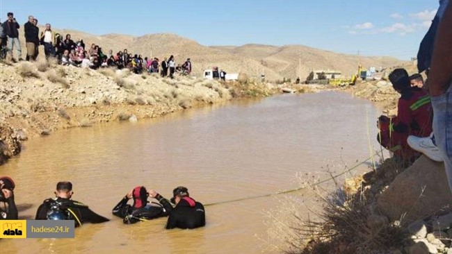 معاون عملیات سازمان آتش‌نشانی مهاباد گفت: جسد مرد غرق شده پس از ۲ روز تلاش تیمهای غواصی در سد مهاباد پیدا شد.