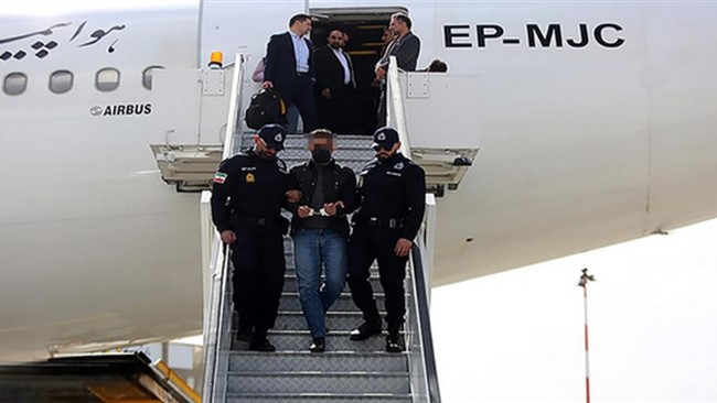 رئیس پلیس بین‌الملل فرماندهی انتظامی جمهوری اسلامی ایران از استرداد یک متهم متواری به کشور خبر داد.