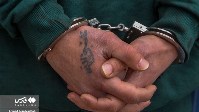 معاون مبارزه با جرایم جنایی پلیس آگاهی تهران بزرگ، از دستگیری مردی خبر داد که با درج آگهی‌های جعلی استخدامی در سایت‌های اینترنتی، اقدام به فریب و آزار زنان جوان می‌کرد.