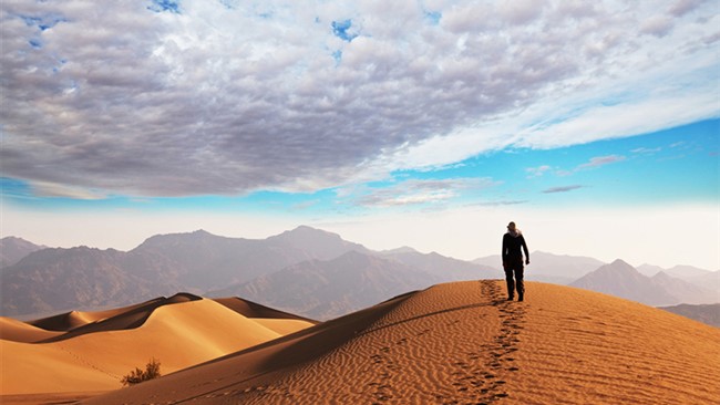 فرمانده انتظامی شهرستان آرادان از اجرای عملیات مشترک پلیس با هلال احمر در نجات جان سه نفر از شهروندان گرفتار در یکی از کویرهای این شهرستان خبر داد.