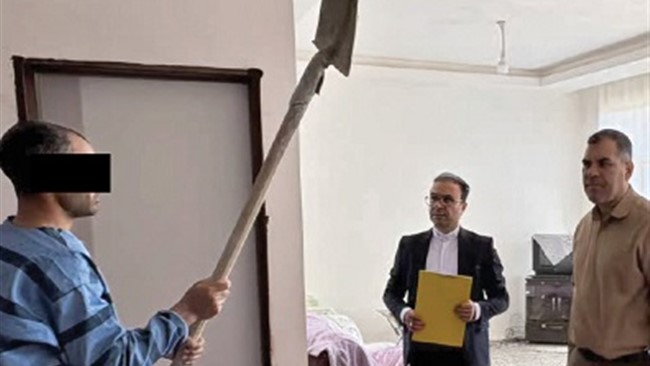 جوانی افغانستانی که پسردایی اش را درمحل کار ساختمانی با ضربات وحشتناک بیل به قتل رسانده بود،هنگام بازسازی صحنه جنایت،رازاین ماجرای هولناک را فاش کرد وگفت:پسردایی ام خمار بود وآن روز پیک نیک هم گاز نداشت به همین خاطر ...