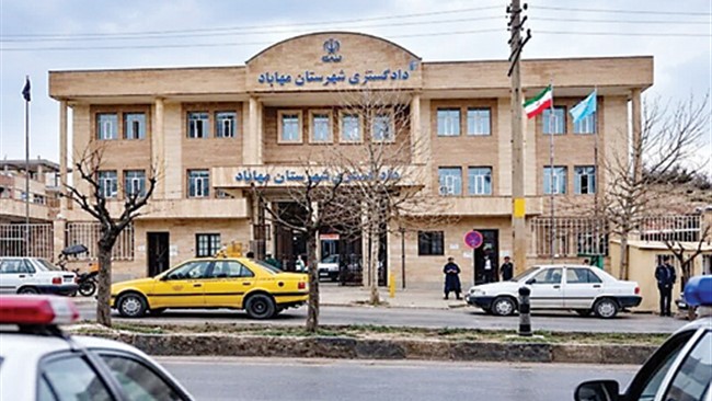 مردی که مدتی قبل فرزندش را در یک جنایت از دست داده، درحالی‌که رسیدگی به این پرونده ادامه دارد، 5نفر از اعضای خانواده فردی را که گمان می‌کند در قتل فرزندش دست دارد هدف گلوله قرار داد و یکی از آنها را به قتل رساند.