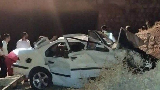 رییس جمعیت هلال‌احمر بستان آباد گفت: برخورد یک دستگاه سواری سمند با تریلی در کیلومتر ۳۵ آزادراه تبریز ـ زنجان، به جان‌باختن دو نفر و مصدومیت سه نفر انجامید.
