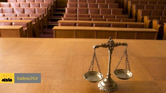 مورد عجیب آقای دکتر!با آغاز‌ رسیدگی به‌ اظهارات مرد جوان، او‌به‌مأموری که‌مقابلش نشسته بود، گفت: زنی که‌چندمیلیارد تومان پول نقد و‌طلا از‌او سرقت کرده، همسرش است. مرد جوان برای افسری که‌مقابلش متعجب نشسته بود، حرف بیشتری نداشت.