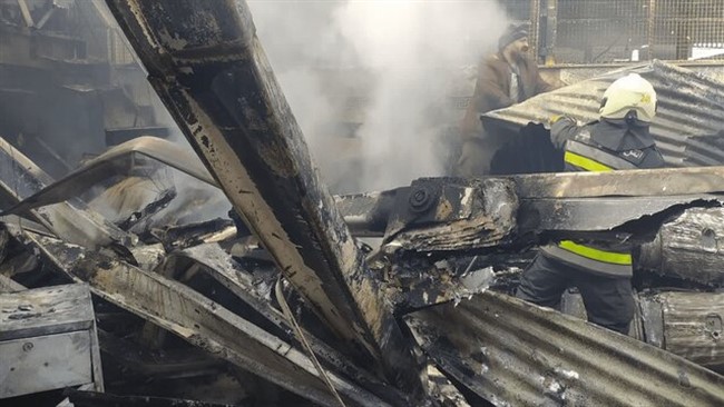 در پی سقوط یک بالگرد ارتش جمهوری اسلامی در محدوده میدان میوه‌وتربار شهر درچه اصفهان، تا این لحظه خلبان و کمک خلبان و دو نفر از غرفه‌داران میدان میوه به شهادت رسیدند.