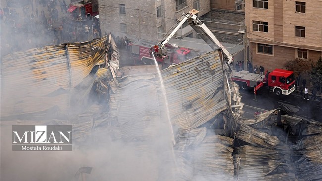 بازارچه جنت واقع در منطقه جنت‌آباد تهران دقایقی پیش دچار حریق شد و آتش‌نشانان برای اطفای آتش در محل مستقر شدند.