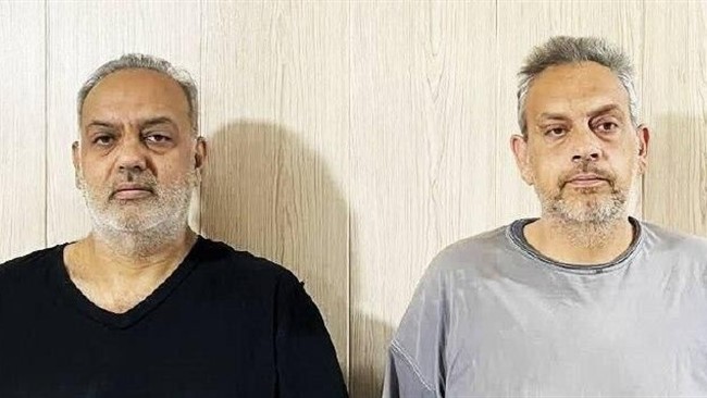 فرمانده پایگاه چهارم پلیس آگاهی تهران بزرگ از شناسایی و دستگیری سارقان حرفه‌ای طلاجات از زنان سالخورده در میادین میوه و تره بار خبر داد و گفت: تصاویر متهمان به دستور بازپرس شعبه پنجم دادسرای ناحیه ۱۵ تهران به‌ منظور شناسایی سایر مالباختگان منتشر می‌ شود.