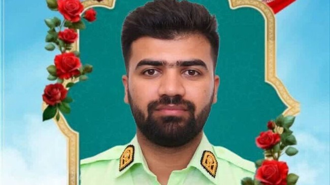 شهادت عرفان رماوندی، مامور پلیس در عملیات تعقیب و گریز با سارقان در خرمشهرفرمانده انتظامی خرمشهر از شهادت مأمور انتظامی این شهرستان در عملیات دستگیری سارقان خبر داد.