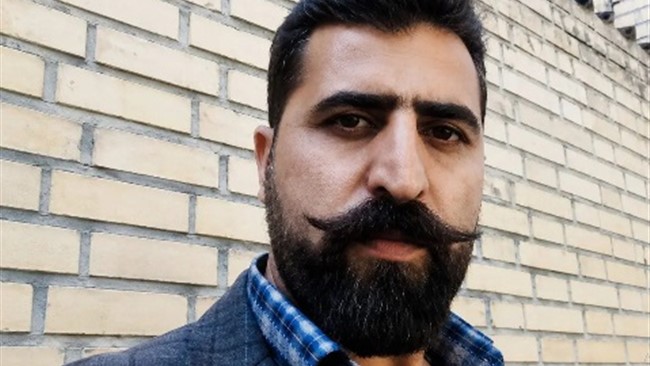 فرمانده انتظامی شهرستان مرند گفت: قاتل فراری که اقدام به قتل با سلاح گرم در شهرستان مرند استان آذربایجان شرقی نموده و سپس متواری شده را شناسایی کنید.