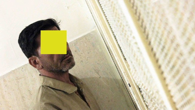 مردی که در جریان درگیری با پرتاب تکه‌ای از شیشه قلیان باعث قتل جوانی شد و به قصاص محکوم شده بود، دیروز در جلسه سازشی در دادسرای جنایی تهران، از سوی اولیای دم بخشیده شد.
