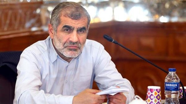 نایب رئیس مجلس با بیان اینکه قیمت بنزین افزایش پیدا نمی‌کند، گفت: مقرر شد سهمیه ۶۰ لیتر با نرخ ۱۵۰۰ تومان محفوظ بماند، سهمیه ۷۰ لیتر با نرخ ۳ هزار تومان به ۵۰ لیتر کاهش پیدا کند و سهمیه ۳۰ لیتر با نرخ ۵ هزار تومان نیز به ۱۵ لیتر برسد.