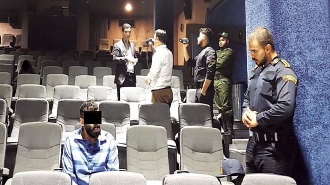 متهم یک پرونده جنایی که پس از ۵ ماه در حالی دستگیر شده بود که قصد خروج از کشور داشت، گفت که مقتول قصد ایجاد مزاحمت برای همسرش را داشته است.