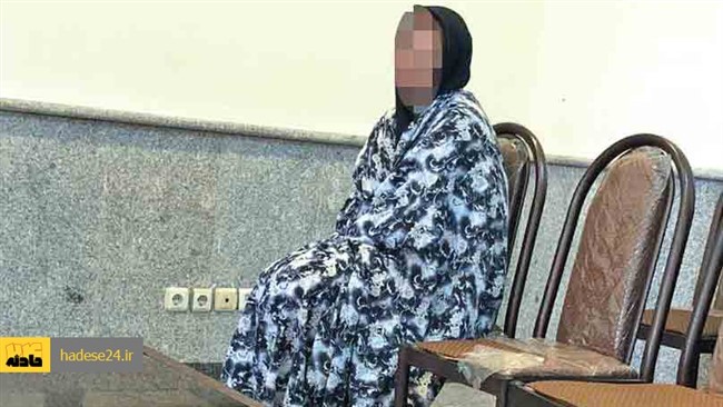 یکی از مالباختگان در جمع خبرنگاران بیان کرد: در پارک نشسته بودم که این خانم آمد و سر صحبت با من را باز کرد و در ادامه به بهانه رساندن من به منزل، سوار خودرویش شدم و مدتی در خیابان و کوچه‌ها معطل کرد و بعد با تهدید، دهنم را چسب زد و النگوهایم را چید.