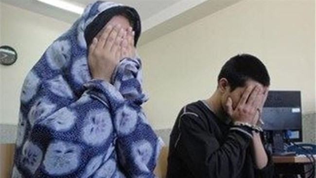 تحقیقات کارآگاهان پلیس آگاهی پرده از یک جنایت خانوادگی برداشت، همسر مقتول به اتهام قتل عمد و پسر نوجوان وی به اتهام معاونت در قتل دستگیر شدند.