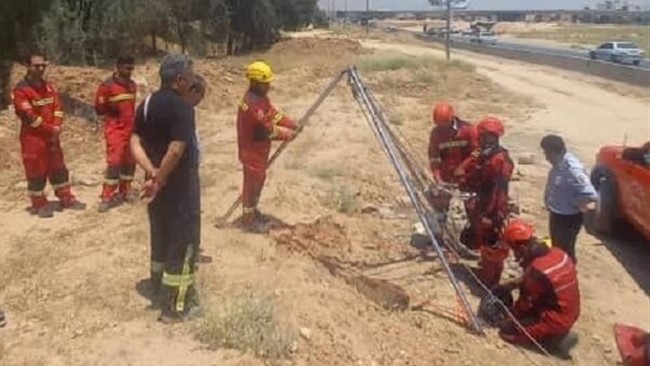 صبح امروز، دو کارگر در جریان عملیات گودبرداری در یک ساختمان در حال ساخت در مشهد، بر اثر سقوط به داخل چاه مصدوم شدند.