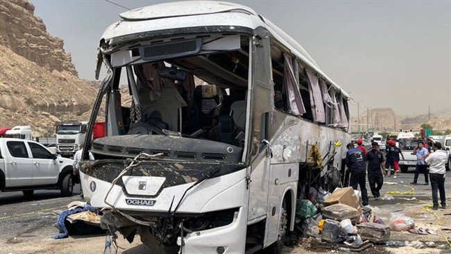 در پی انحراف یک دستگاه اتوبوس حامل زائران در محور کمربندی گچساران، 46 سرنشین دچار حادثه شدند.