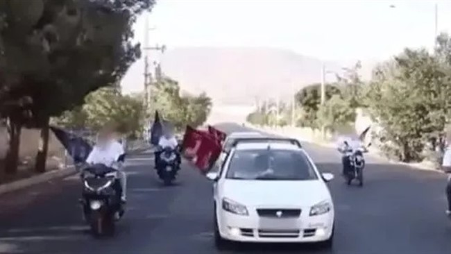 رئیس کل دادگستری استان البرز با بیان اینکه همه متهمان رژه خودرویی منتسب به منافقین در کرج بازداشت شدند، گفت: حسب اظهارات متهمان و فیلم‌هایی اصلی کشف شده، این کارناوال خودرویی به عنوان سفارش یک شخص برای جشن تولد ۶۱ سالگی دریافت و اجرا شده است.