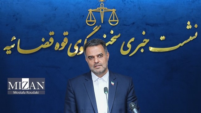 سخنگوی قوه قضاییه با تشریح اقدامات انجام‌شده در حوزه تعهدات ارزی و پرونده‌های مرتبط با تراستی‌ها، از تشکیل ۶۸ پرونده در دادسرای تهران، بازداشت ۲۲ نفر، صدور قرار جلب دادرسی برای ۴۹ نفر و توقیف گسترده اموال متهمان خبر داد و گفت: از دی‌ماه سال گذشته تاکنون بیش از ۸.۵ میلیارد یورو رفع تعهد ارزی صورت گرفته و این میزان به خزانه ارزی کشور بازگشته است.